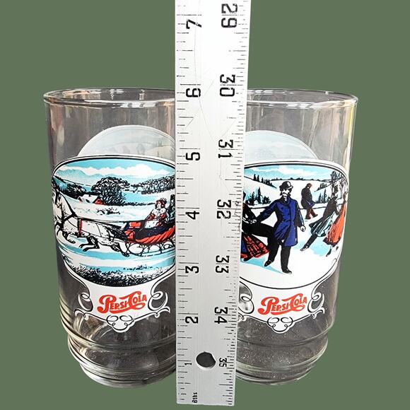 Vintage 1970s Pepsi-Cola Winter Scene Collectible Glasses, Set of Two - Picture 5 of 5